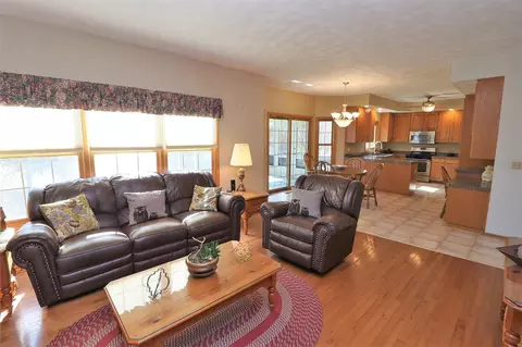 809 Gregory Way, Winnebago, IL 61088 photo 10
