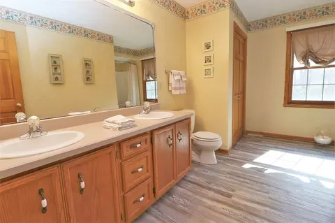 809 Gregory Way, Winnebago, IL 61088 photo 18