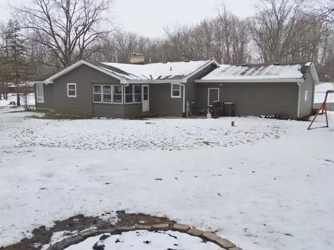 2647 Shepard Dr, Freeport, IL 61032 photo 4