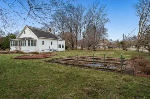 11172 Main St, Roscoe, IL 61073 photo 4