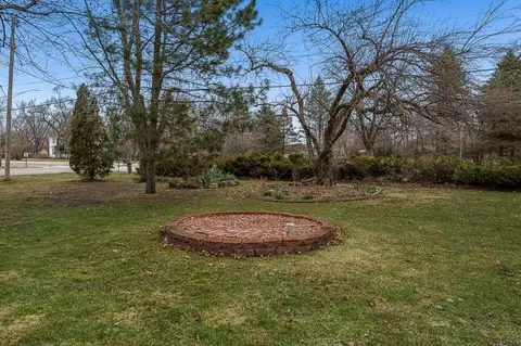 11172 Main St, Roscoe, IL 61073 photo 3