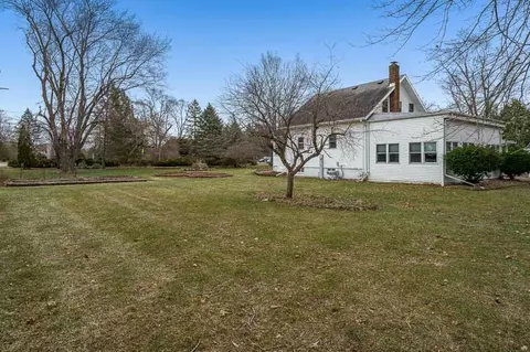 11172 Main St, Roscoe, IL 61073 photo 5