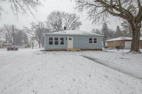 401 E 4th St, Byron, IL 61010 photo 1