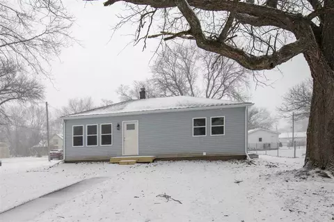 401 E 4th St, Byron, IL 61010 photo 2
