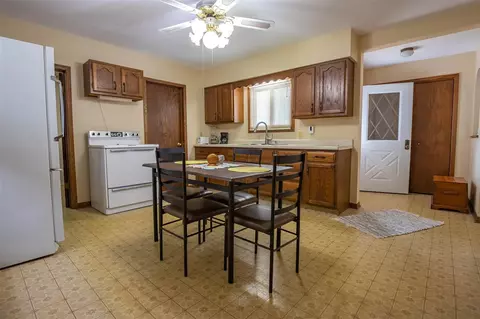 6184 Elevator Rd, Roscoe, IL 61073 photo 7