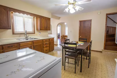 6184 Elevator Rd, Roscoe, IL 61073 photo 8