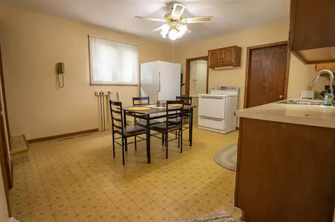 6184 Elevator Rd, Roscoe, IL 61073 photo 6