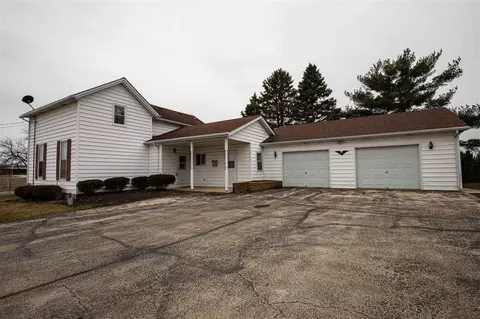 6184 Elevator Rd, Roscoe, IL 61073 photo 3