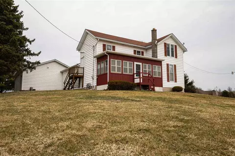 6184 Elevator Rd, Roscoe, IL 61073 photo 2