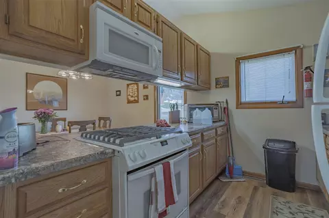 309 E 6th St, Pecatonica, IL 61063 photo 8