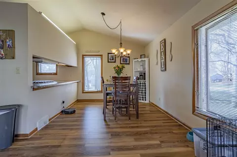 311 E 6th St, Pecatonica, IL 61063 photo 5