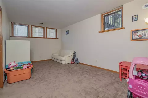 311 E 6th St, Pecatonica, IL 61063 photo 10