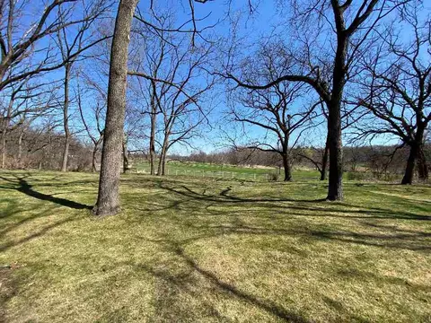 6877 W Gate Rd, Roscoe, IL 61073 photo 2