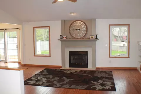 3915 S Mill St, Cherry Valley, IL 61016 photo 3