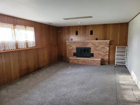 1040 Washington St, Pecatonica, IL 61063 photo 3