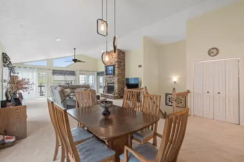 834 Breckenboro, Lake Summerset, IL 61019 photo 5