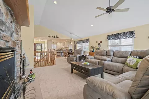834 Breckenboro, Lake Summerset, IL 61019 photo 9