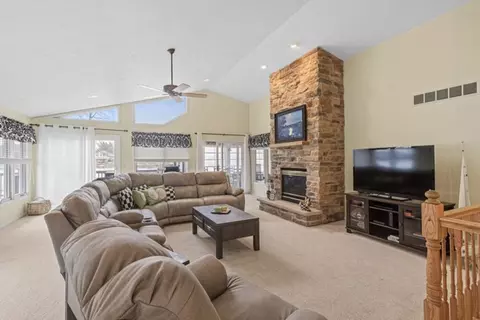 834 Breckenboro, Lake Summerset, IL 61019 photo 6