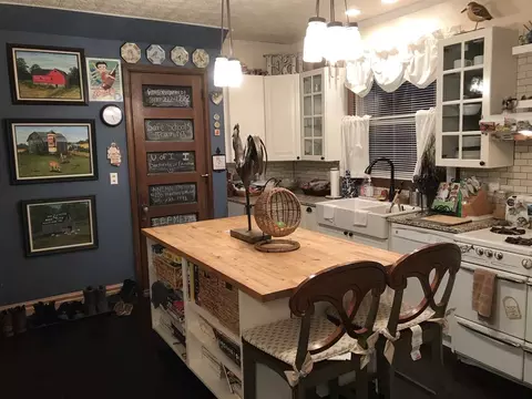 618 E Jefferson St, Freeport, IL 61032 photo 9