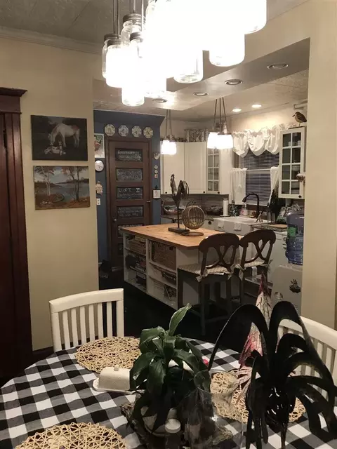 618 E Jefferson St, Freeport, IL 61032 photo 7