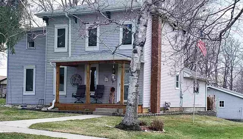 506 Main St, Leaf River, IL 61047 photo 2