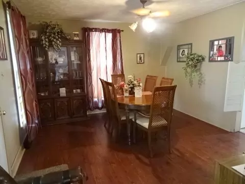 810 E Pleasant, Freeport, IL 61032 photo 8