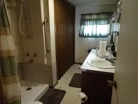 810 E Pleasant, Freeport, IL 61032 photo 2