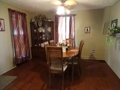 810 E Pleasant, Freeport, IL 61032 photo 9
