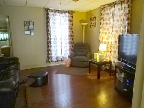 810 E Pleasant, Freeport, IL 61032 photo 5