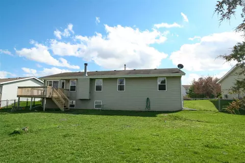923 Quill Dr, Roscoe, IL 61073 photo 2
