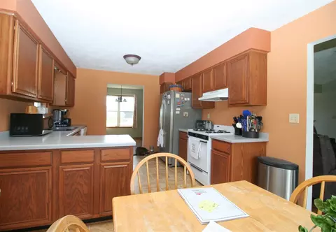 923 Quill Dr, Roscoe, IL 61073 photo 6