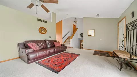 850 N Brookview Dr, Byron, IL 61010 photo 3