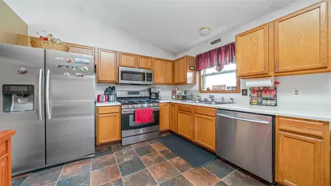 850 N Brookview Dr, Byron, IL 61010 photo 5