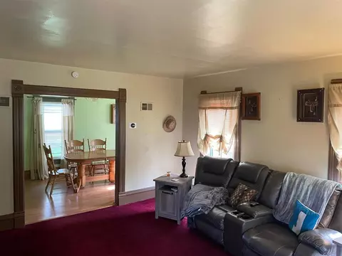 213 E 4th St, Pecatonica, IL 61063 photo 4