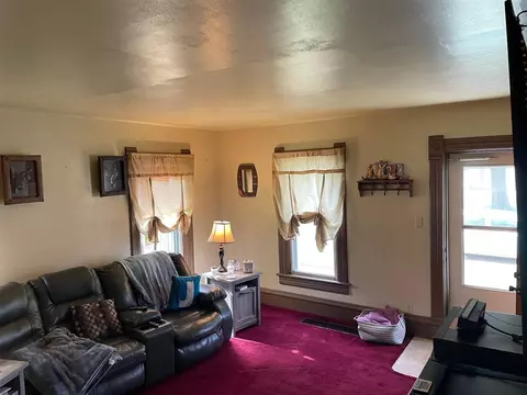 213 E 4th St, Pecatonica, IL 61063 photo 5