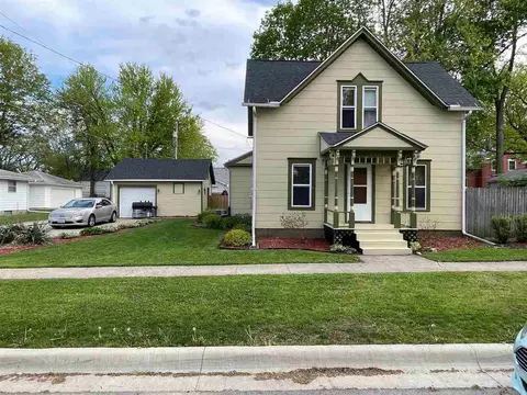 213 E 4th St, Pecatonica, IL 61063 photo 1