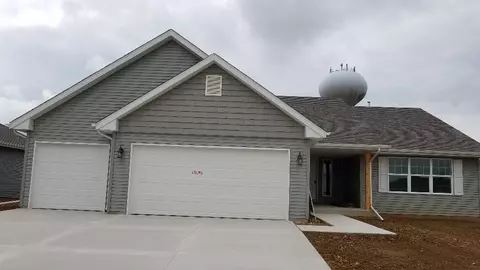 1608 Hawks Pass, Beloit, WI 53511 photo 1