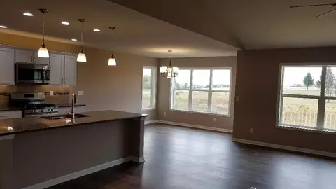1608 Hawks Pass, Beloit, WI 53511 photo 3