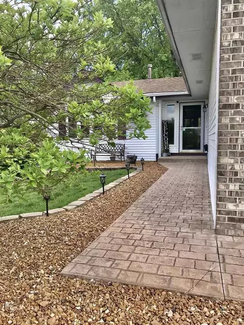 948 Thickett Trl, Roscoe, IL 61073 photo 4