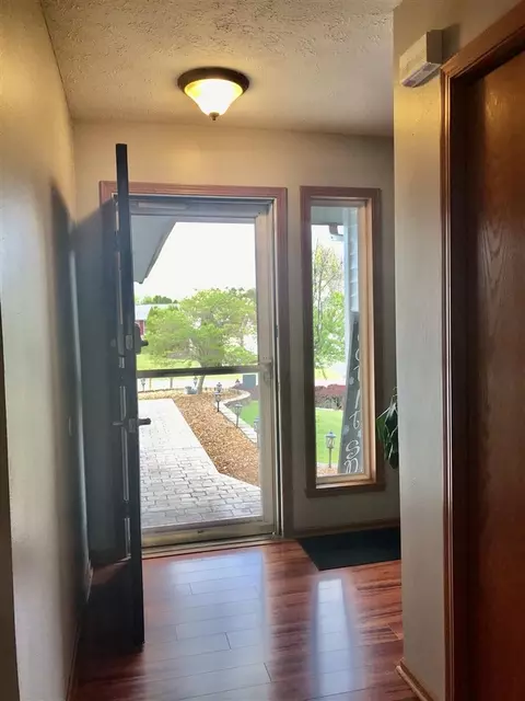 948 Thickett Trl, Roscoe, IL 61073 photo 5