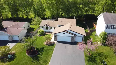 948 Thickett Trl, Roscoe, IL 61073 photo 32