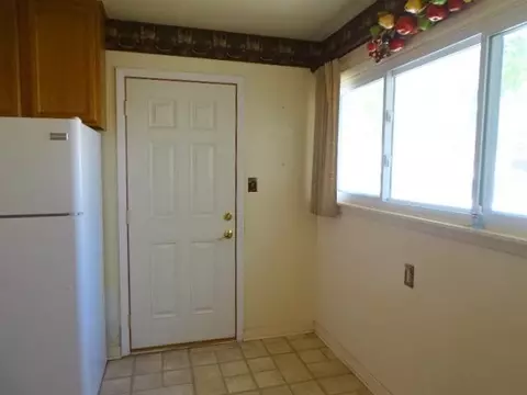1502 Winter Dr, Freeport, IL 61032 photo 8