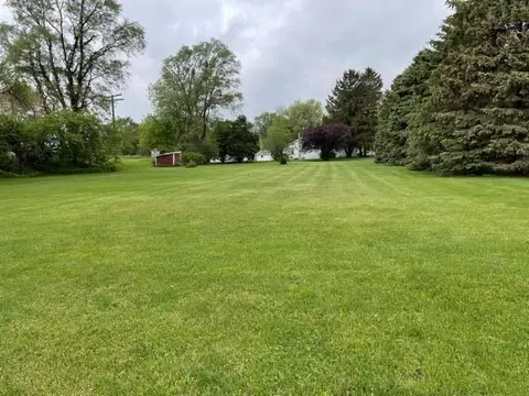102 E 104 E Pacific St, Davis Junction, IL 61020 photo 4