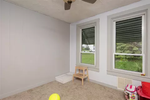 327 W 4th St, Pecatonica, IL 61063 photo 13