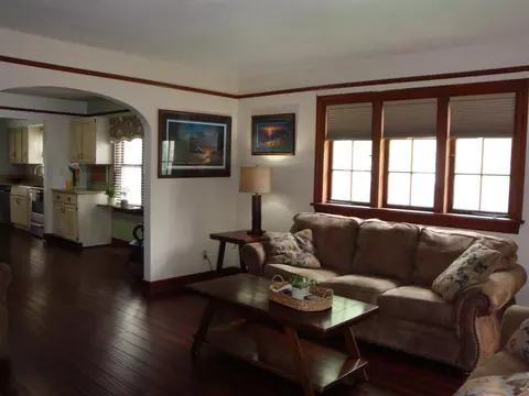 503 W Perry St, Belvidere, IL 61008 photo 4