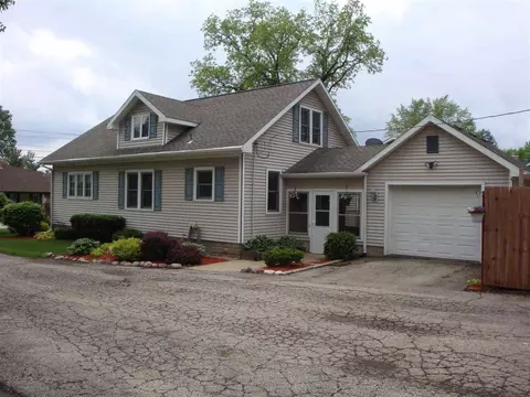 503 W Perry St, Belvidere, IL 61008 photo 3