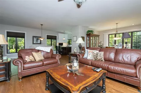 7835 Louella Dr, Roscoe, IL 61073 photo 4