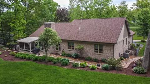 7835 Louella Dr, Roscoe, IL 61073 photo 3