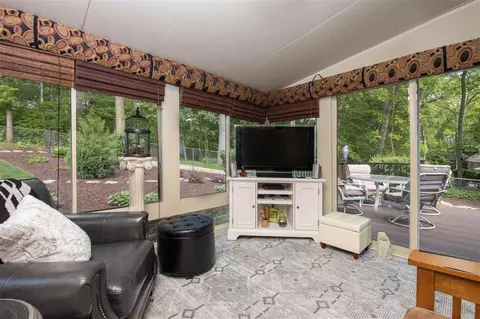 7835 Louella Dr, Roscoe, IL 61073 photo 8