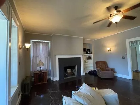 403 Fellows St, Dixon, IL 61021 photo 3